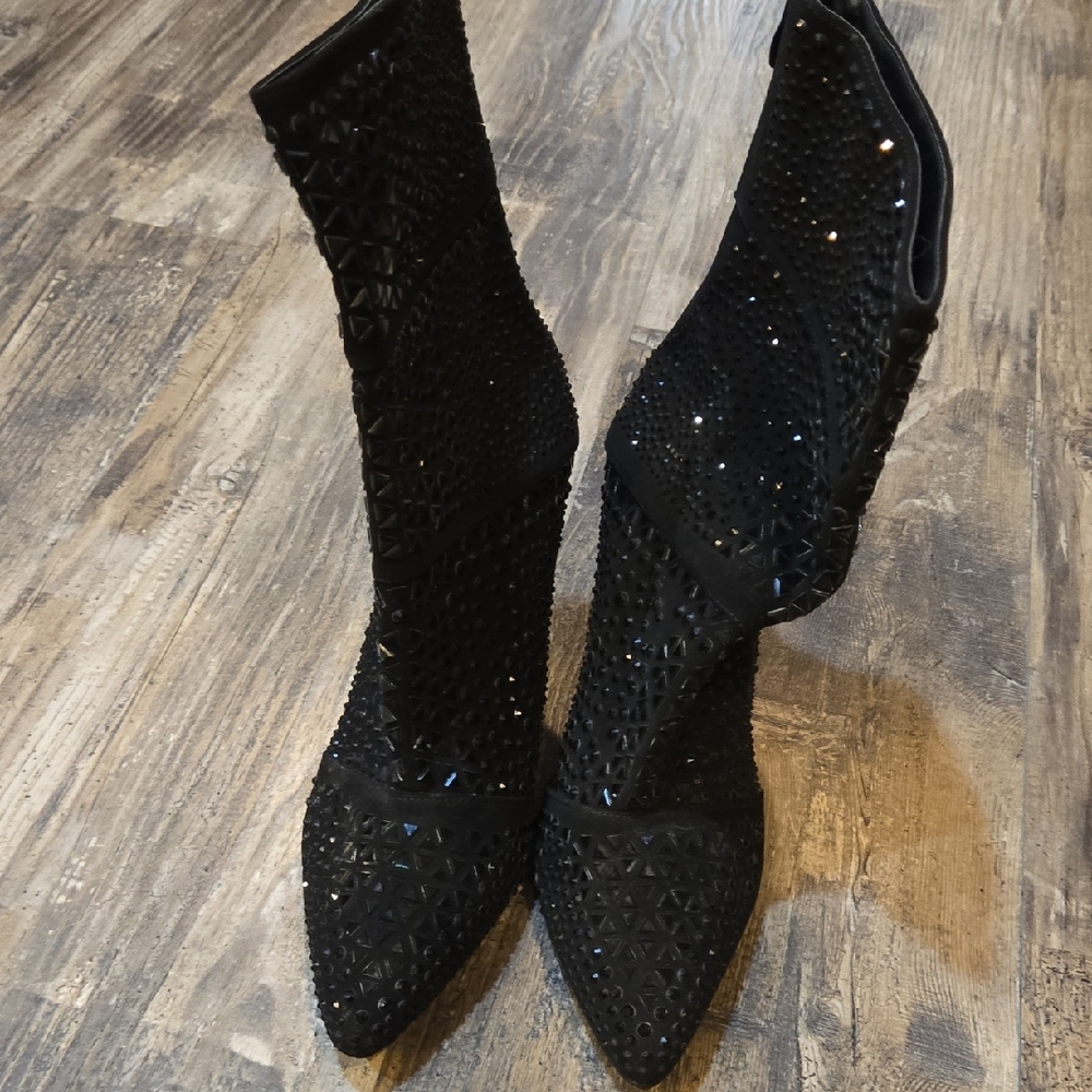 Elegant Black Studded Women's Boots